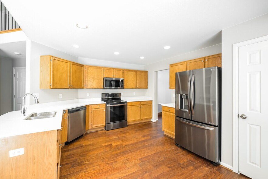 Building Photo - 13470 Antlers St