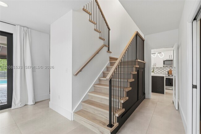 Building Photo - 2601 SW 143rd Pl