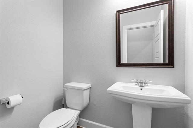 Building Photo - 2304 Clancy Dr