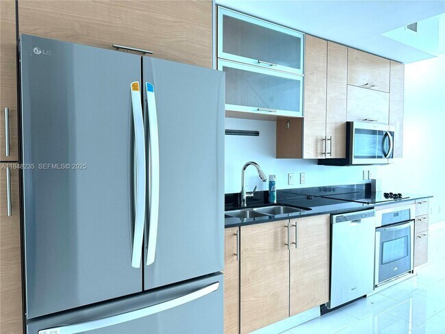 Building Photo - 60 SW 13th St