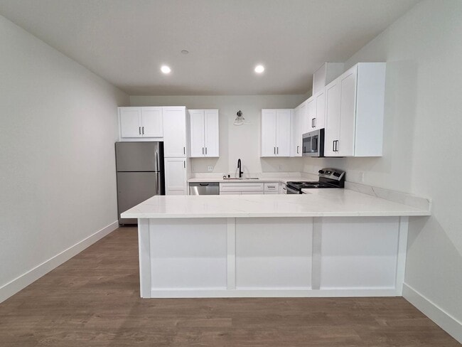 Building Photo - Brand New Build on Old Alturas - ALL Electric with City of Redding Solar!