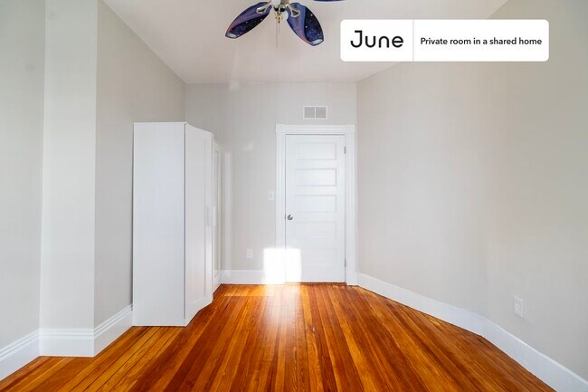 Building Photo - Room in Shared 5 bed/2 bath home