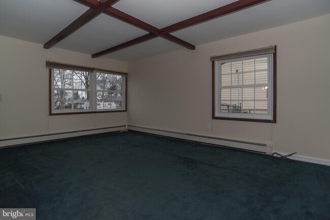 Building Photo - 346 Thornridge Dr