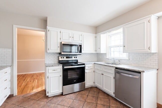 Building Photo - 3 Bed Home in Cul-de-Sac Great Location