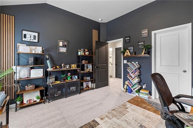 Building Photo - 715 River Gdns Dr