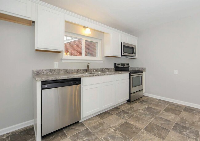 Building Photo - 1408 Gates St