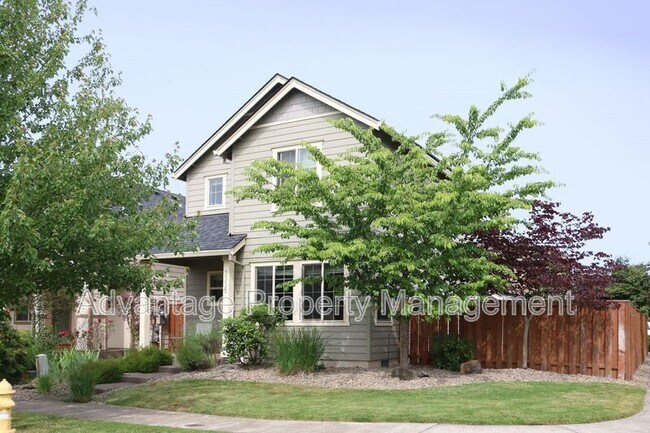 Building Photo - 2335 NW Laura Vis Dr