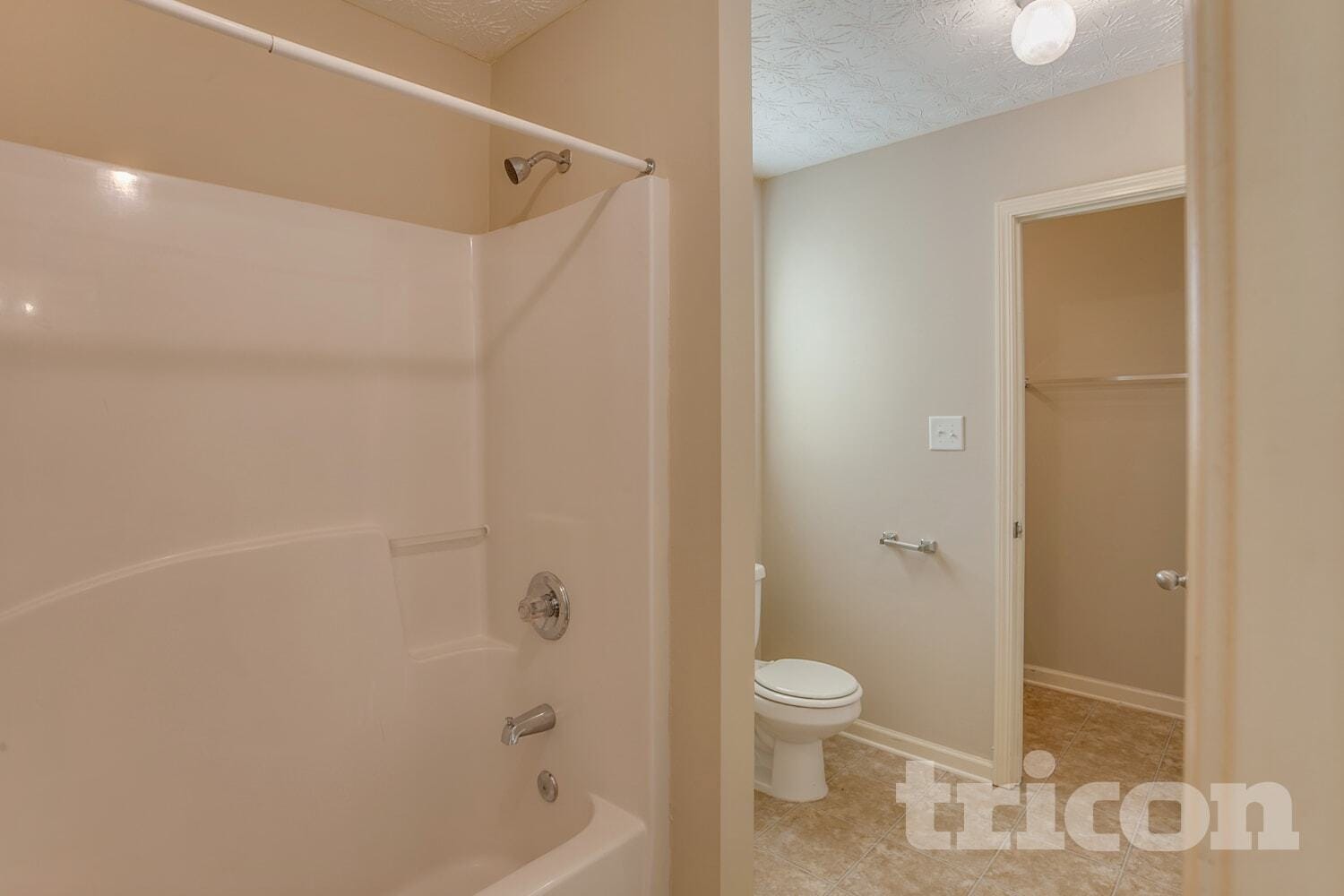 Building Photo - 1043 Wedgewood Ct NE