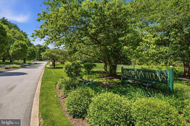 Building Photo - 706 Andover Ct