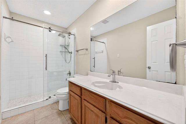 Building Photo - 2124 Newport Dr