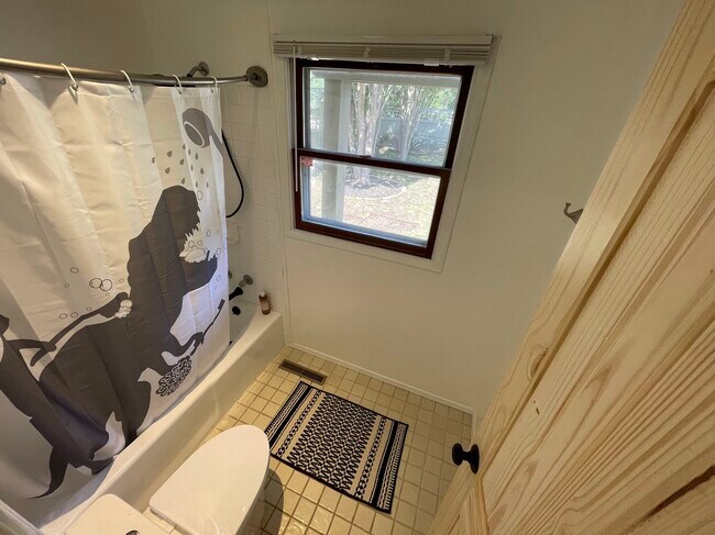 Building Photo - 104 S Tumbleweed Trail