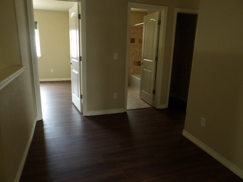 Building Photo - 6127 Journey Dr