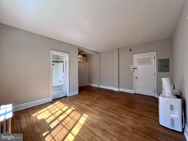 Building Photo - 1305 N Broom St