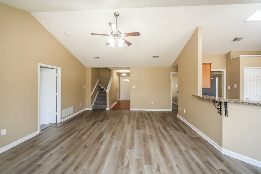 Building Photo - 8386 Evening Sun Cove