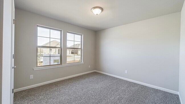 Building Photo - 105 Whirlaway Dr