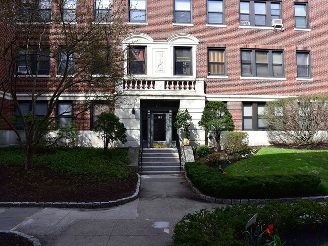 Building Photo - 145 Englewood Ave