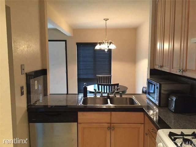 Building Photo - 2 br, 2 bath Condo - 106 Kazan St