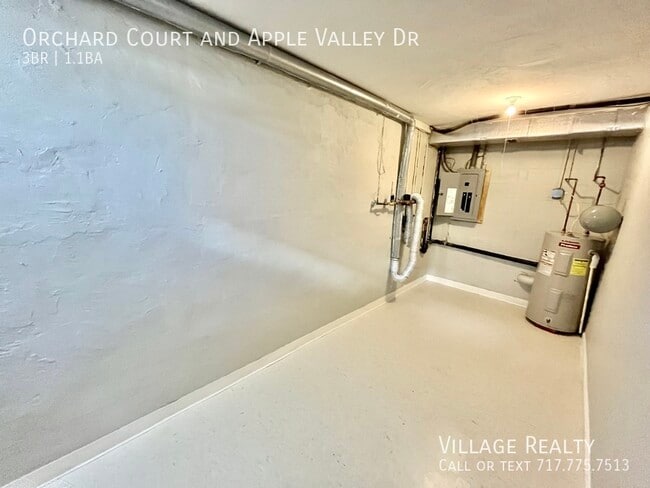 Building Photo - 302 Orchard Ct