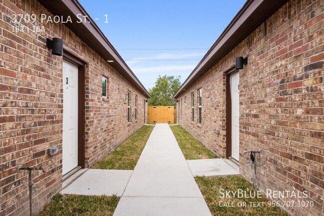 Building Photo - 3709 Paola St