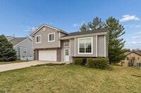 Building Photo - Finished basement!