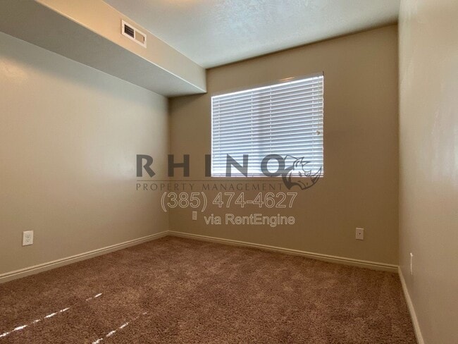 Building Photo - 6941 Village River Ln