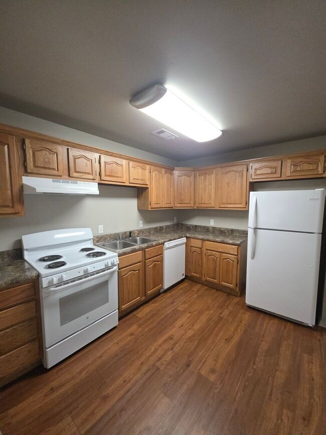 Building Photo - 224 E N St