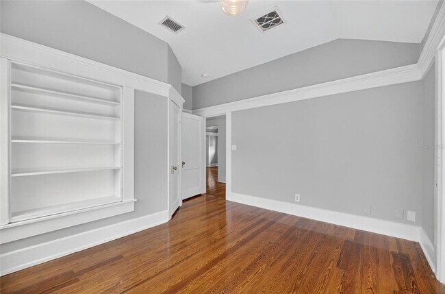 Building Photo - 3003 W Harbor View Ave