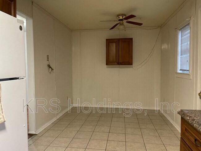 Building Photo - 1503 Garland Way