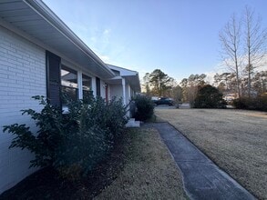 Building Photo - 101 Holly Rd