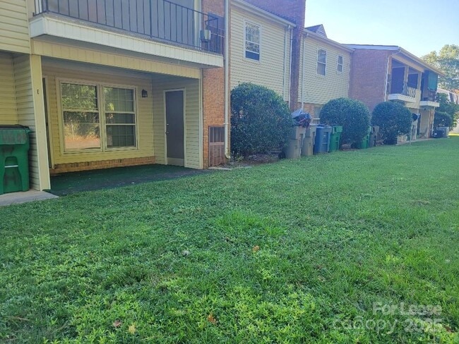 Building Photo - 4604 Coronado Dr