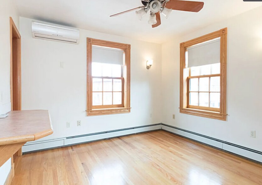 Building Photo - 66 Pinckney St