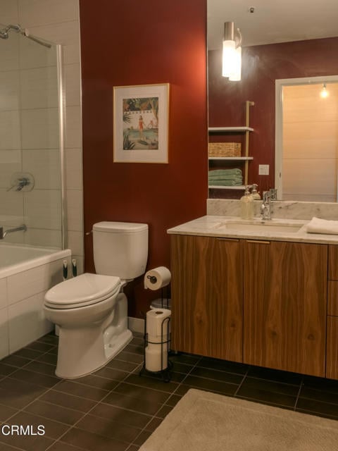 Building Photo - 530 S Hewitt St