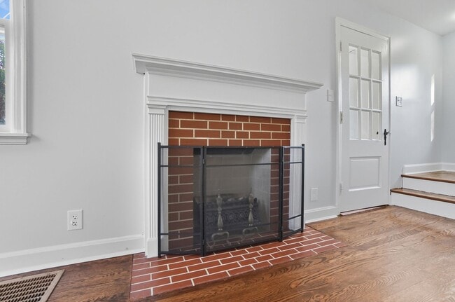 Building Photo - 3 Bedroom, 1.5 Bathroom Home in Cincinnati!