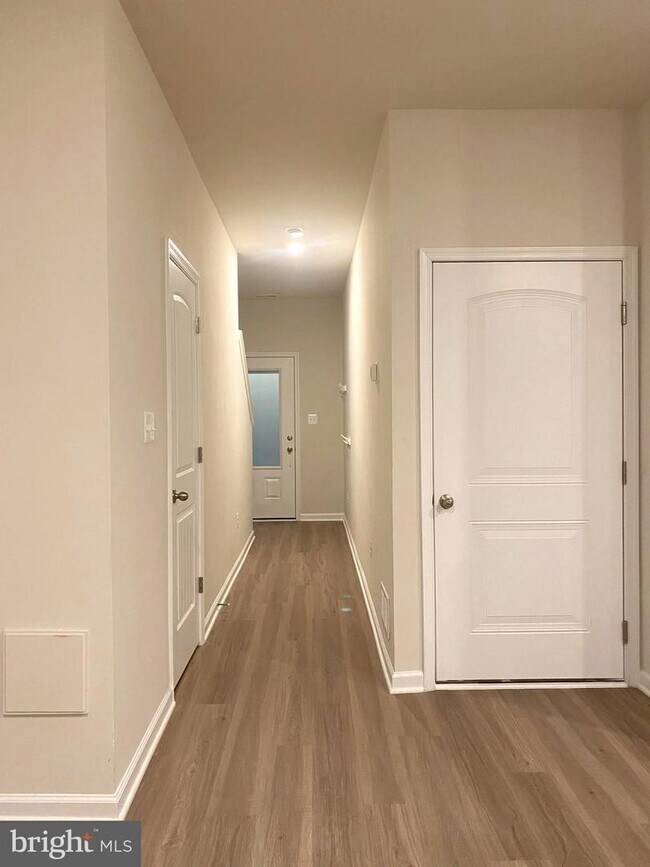 Building Photo - 94 Paddington St