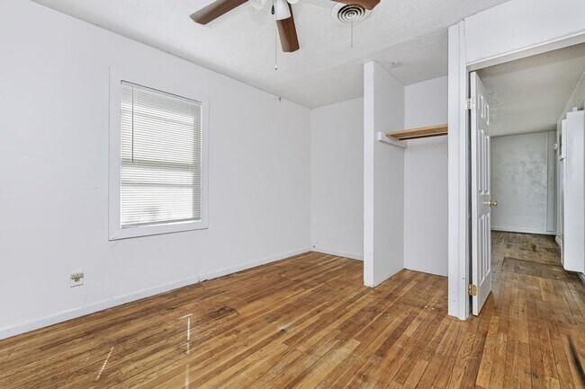 Building Photo - 1402 Dunaway St
