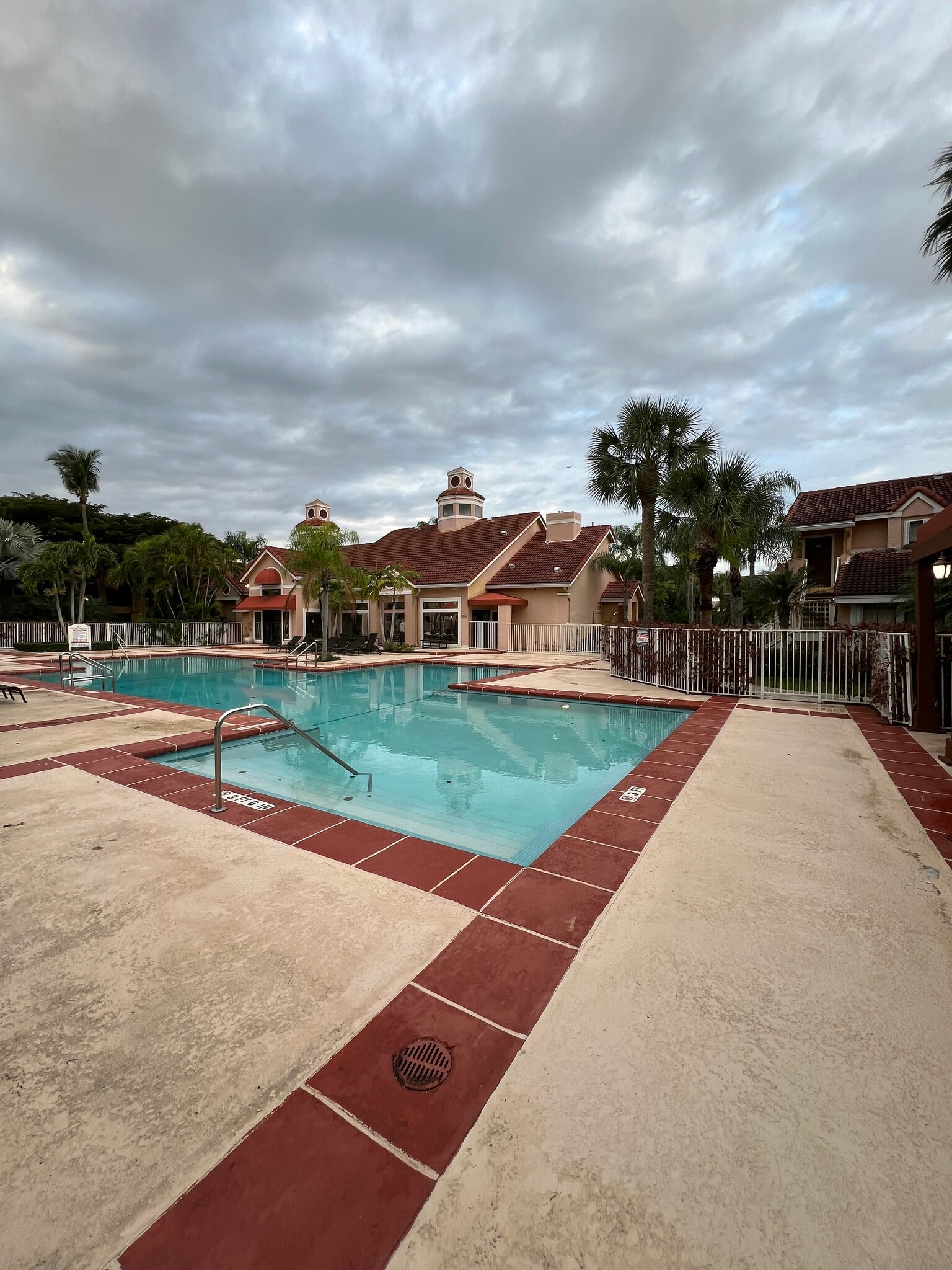 Building Photo - 10500 SW 155th Ct