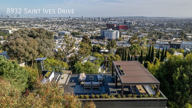 Building Photo - 8932 St Ives Dr