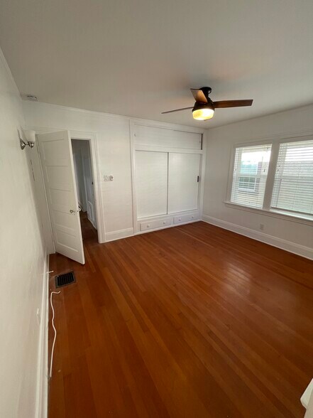 Building Photo - 508 S Catalina Ave