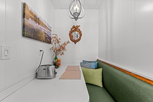 Building Photo - 6 Davis Way