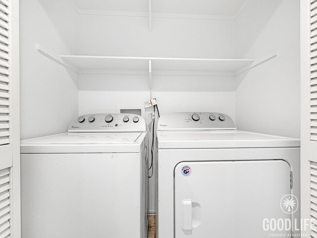 Building Photo - Comfortable 2BD/2BA Condo in La Jolla with Dual Garages, In-Unit Laundry & Pool Access