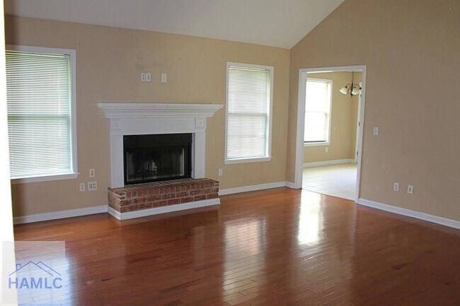 Building Photo - 180 Waters Ave