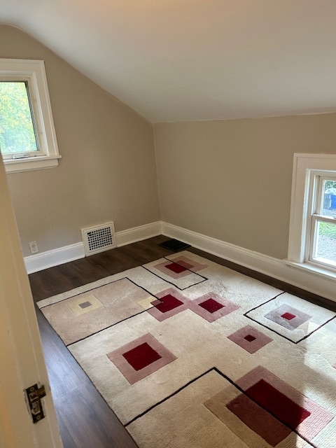 Building Photo - 2032 Manitou Ave