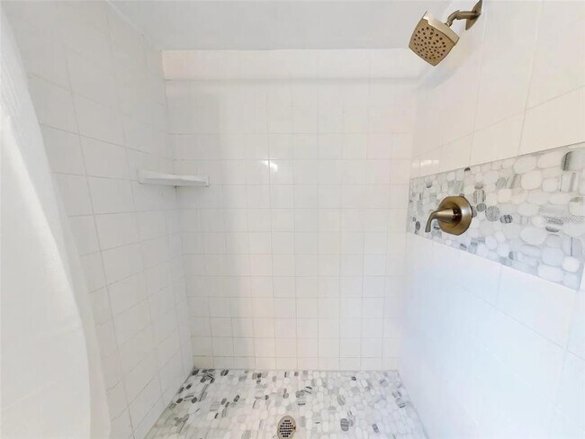 Building Photo - 1836 Plumtree Dr