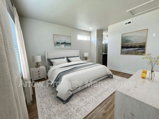 Building Photo - 1215 Claude Rd