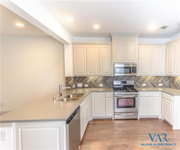 Building Photo - 2221 Jameson Ln