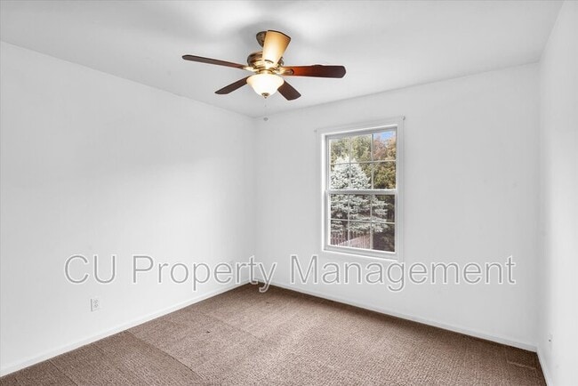 Building Photo - 506 E Tomaras Ave