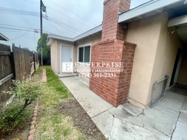 Building Photo - Spacious 4 bed, 3 bath Home featuring TWO ...