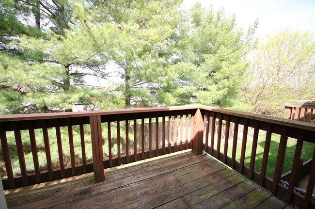 Building Photo - All Electric Second Floor Garden Condo for Rent in Wildwood