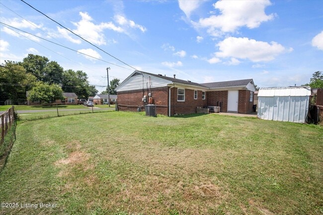 Building Photo - 5417 Cedarwood Dr