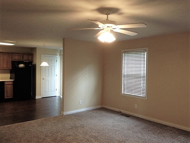 Building Photo - 1207 Meadowood Dr